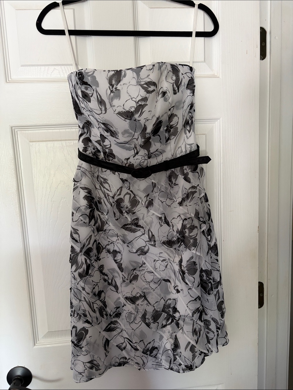 White House Black Market Black and White Floral Strapless Dress